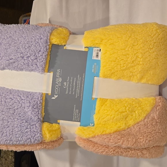 Koolaburra by UGG Cali Sherpa Throw Blanket 50x60 Soft Cozy Pastel - Picture 4 of 4